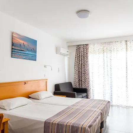 太阳神二号公寓 * Paphos