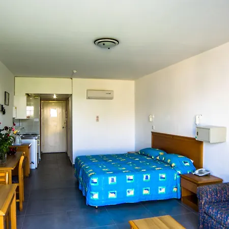 太阳神二号公寓 Paphos