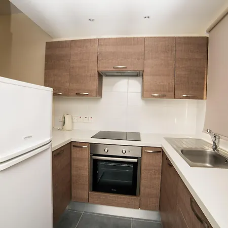 Appartement Helios 2 *