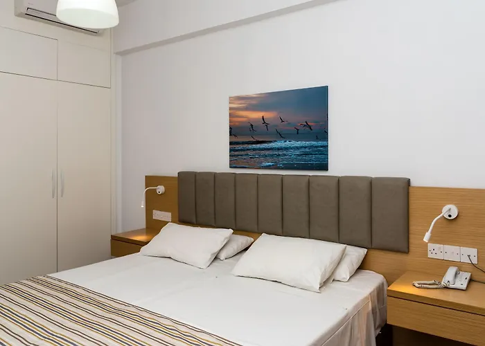 Helios 2 * Paphos