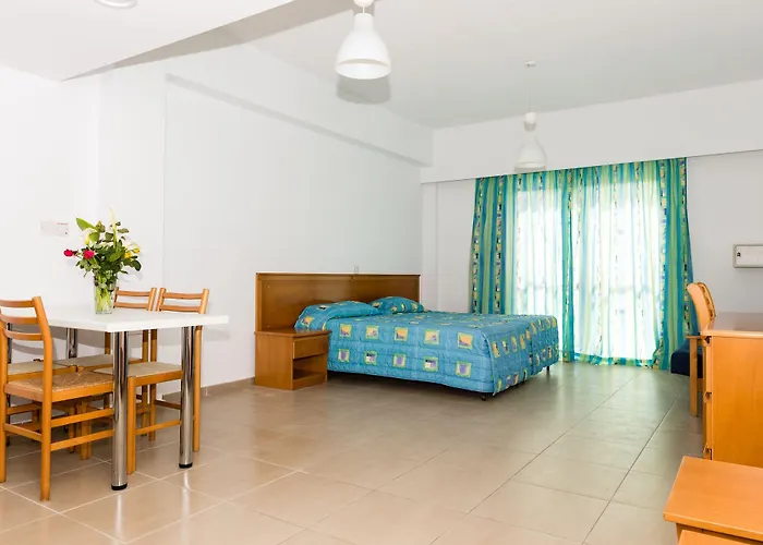 Helios 2 * Paphos